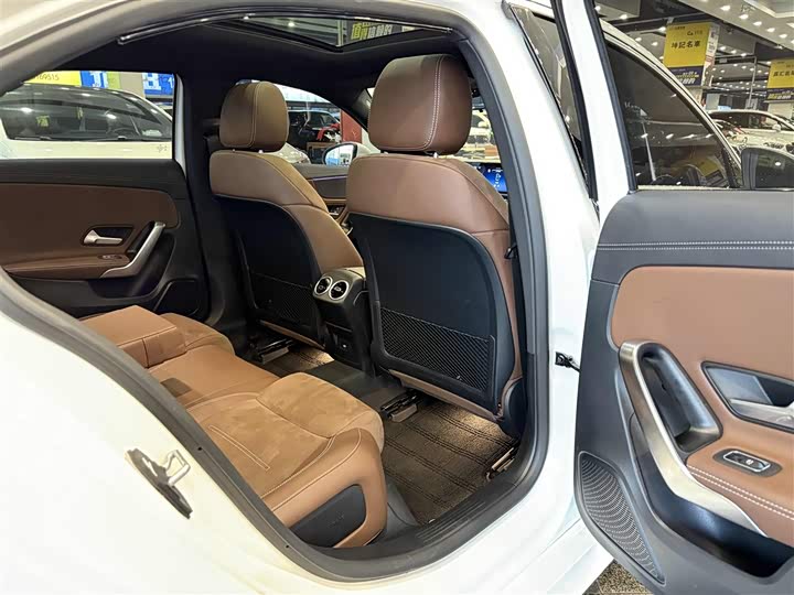 Фото 8 - Mercedes-Benz A-Class