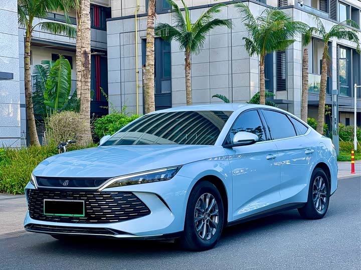 Фото 1 - BYD Qin L