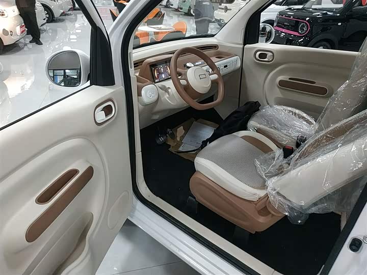 Фото 16 - Bestune Pony