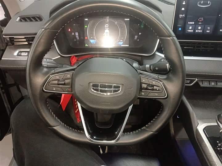 Фото 11 - Geely Preface