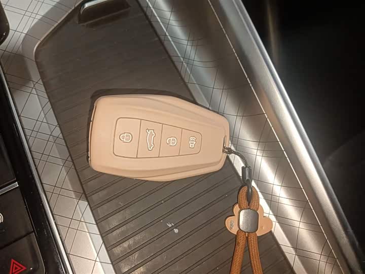 Фото 9 - Geely Preface