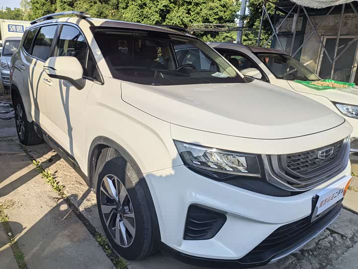 Фото 3 - Geely Okavango