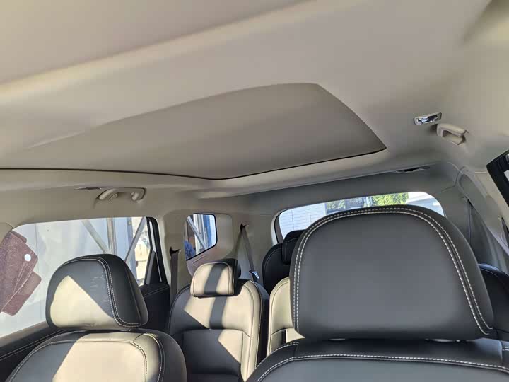 Фото 9 - Geely Okavango