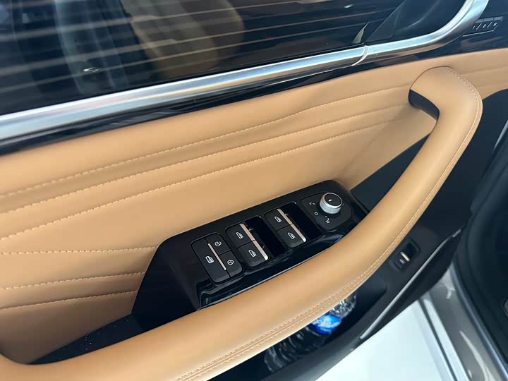 Фото 13 - Geely Monjaro Thor Hybrid