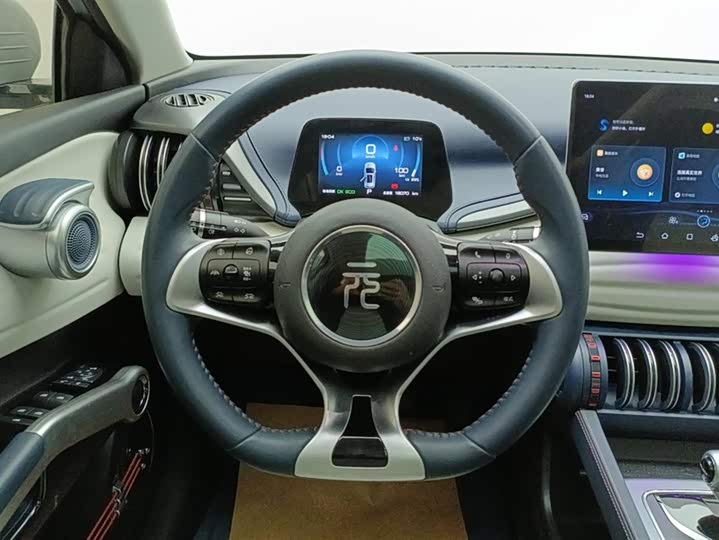 Фото 15 - BYD Yuan Plus