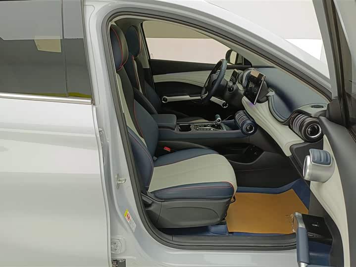 Фото 8 - BYD Yuan Plus