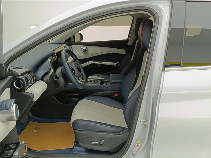 Фото 9 - BYD Yuan Plus