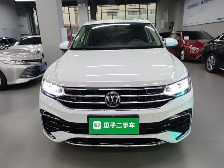 Фото 3 - Volkswagen Tiguan L Pro