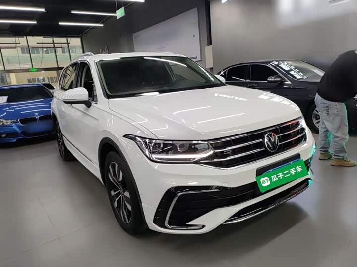 Фото 4 - Volkswagen Tiguan L Pro