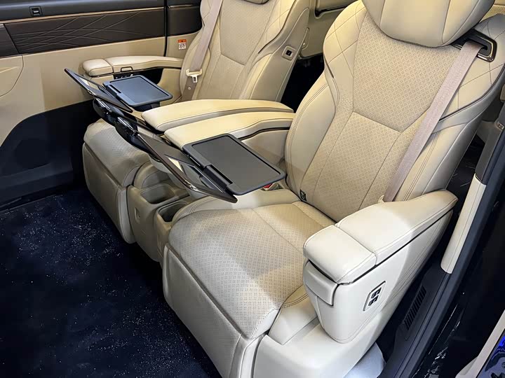 Фото 12 - Toyota Vellfire