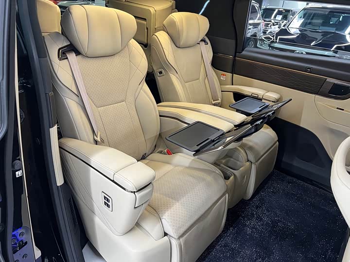 Фото 14 - Toyota Vellfire