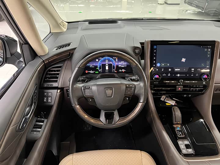 Фото 18 - Toyota Vellfire