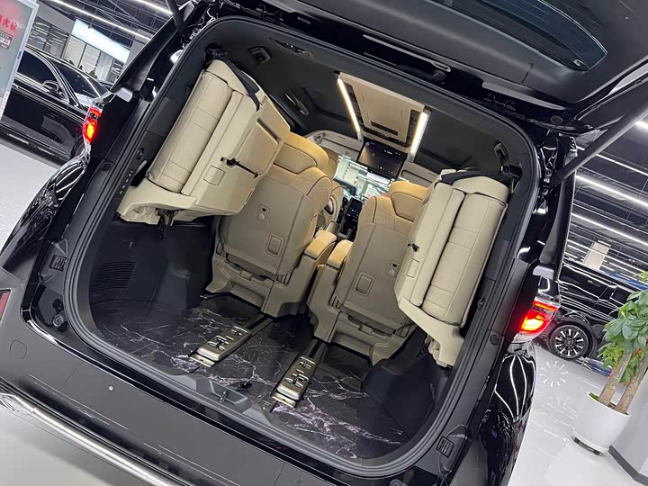 Фото 8 - Toyota Vellfire