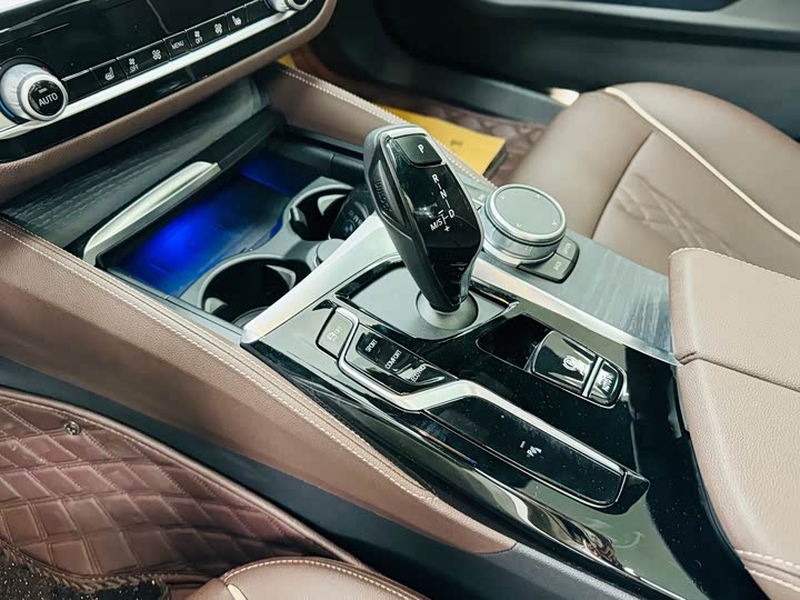 Фото 11 - BMW 5 Series