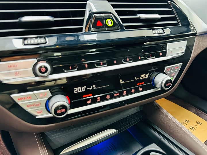 Фото 12 - BMW 5 Series