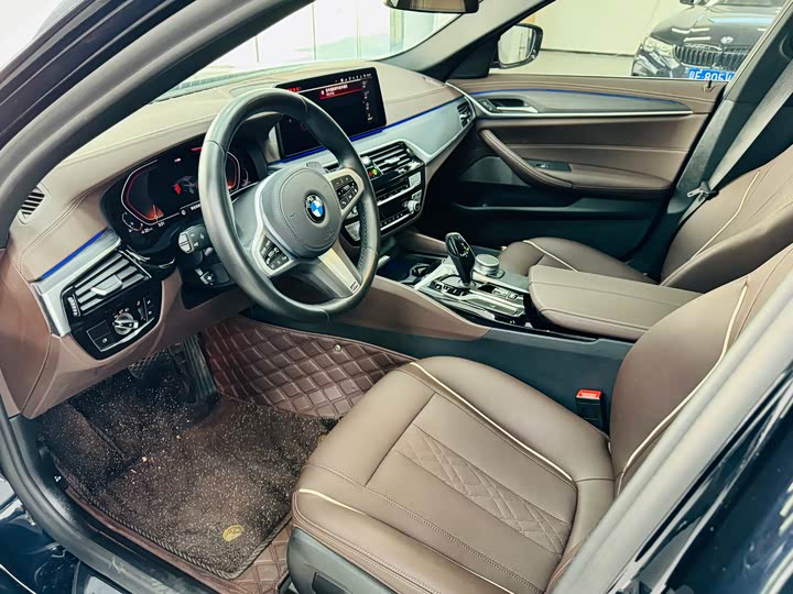 Фото 13 - BMW 5 Series