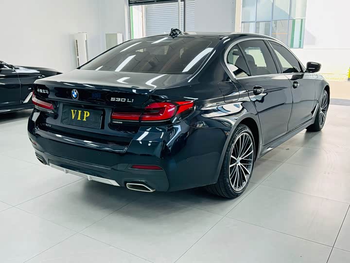 Фото 5 - BMW 5 Series