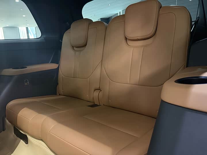 Фото 11 - LiXiang One