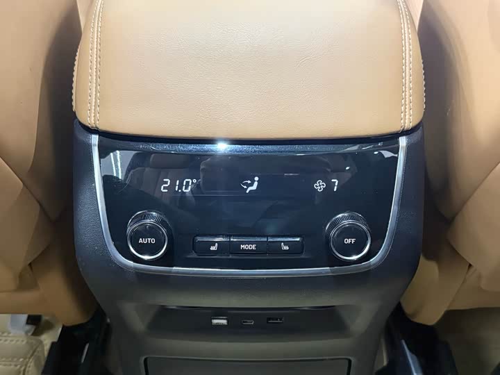 Фото 17 - LiXiang One