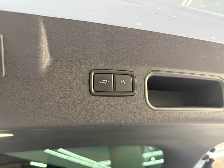 Фото 21 - LiXiang One