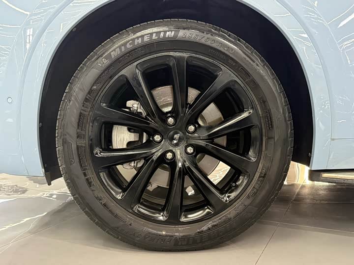 Фото 22 - LiXiang One