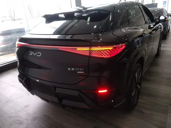 Фото 6 - BYD Sea Lion 07 EV