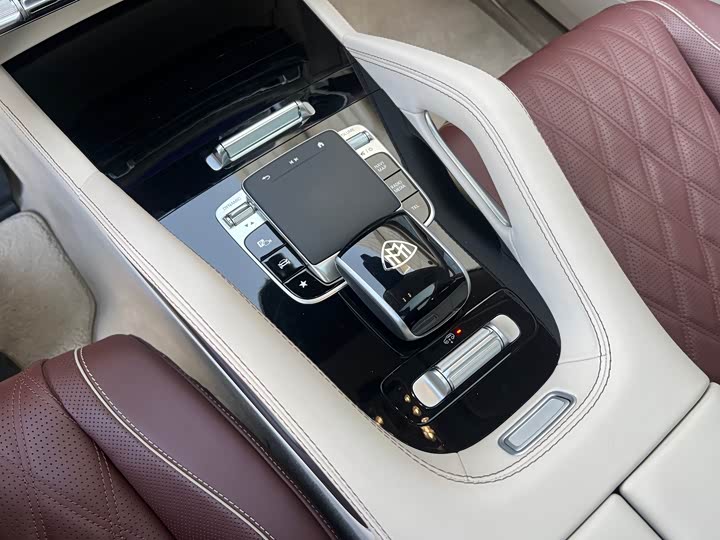 Фото 8 - Mercedes-Benz Maybach GLS