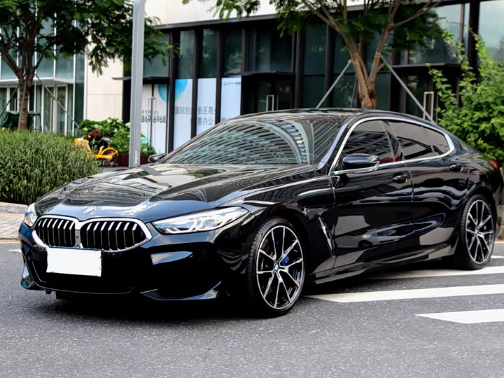 Фото 1 - BMW 8 Series