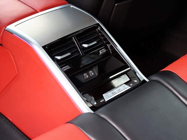 Фото 11 - BMW 8 Series