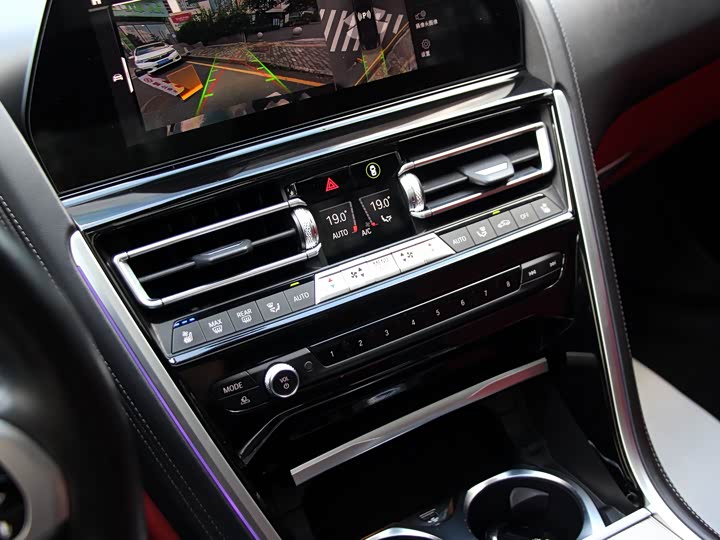 Фото 6 - BMW 8 Series