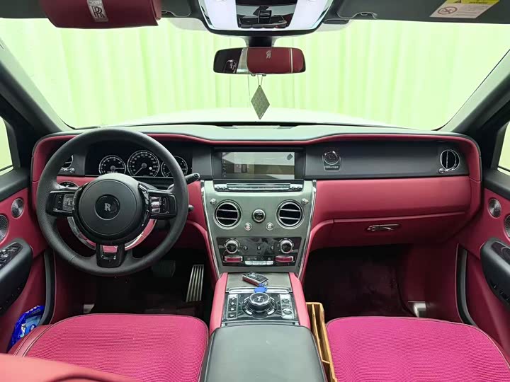 Фото 13 - Rolls-Royce Cullinan