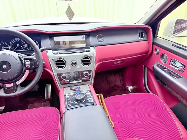 Фото 14 - Rolls-Royce Cullinan