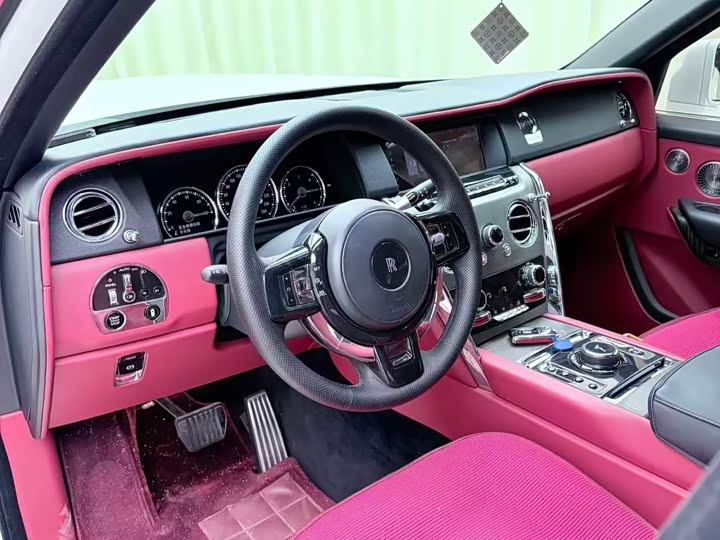 Фото 6 - Rolls-Royce Cullinan