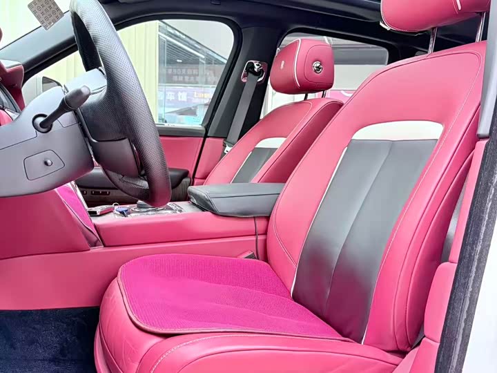 Фото 7 - Rolls-Royce Cullinan