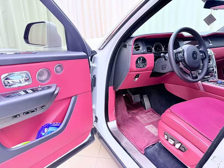 Фото 8 - Rolls-Royce Cullinan