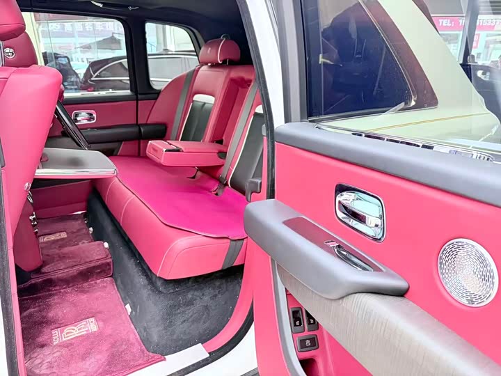 Фото 9 - Rolls-Royce Cullinan