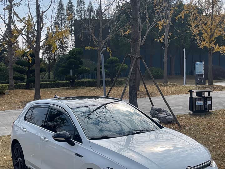 Фото 3 - Volkswagen Golf