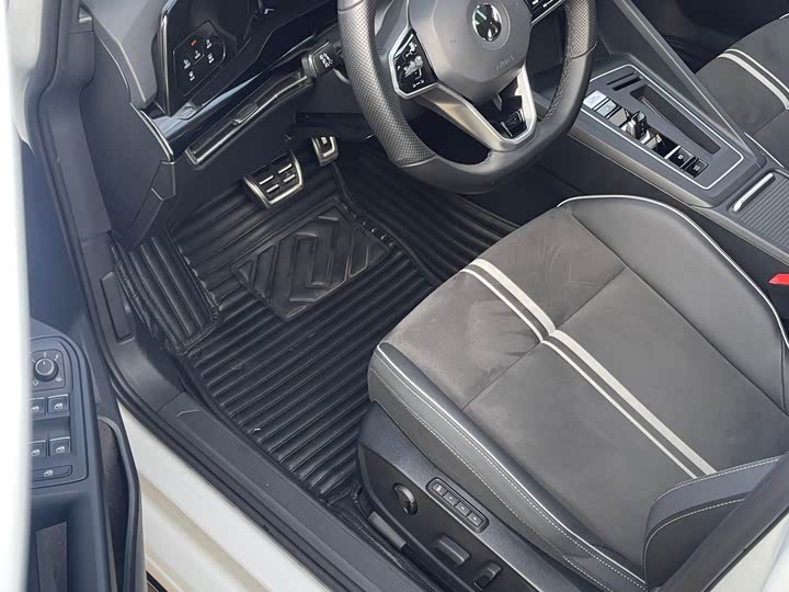 Фото 4 - Volkswagen Golf