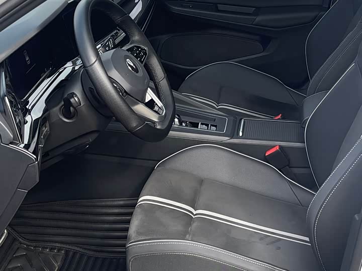 Фото 5 - Volkswagen Golf