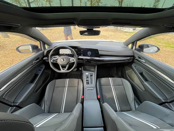 Фото 7 - Volkswagen Golf