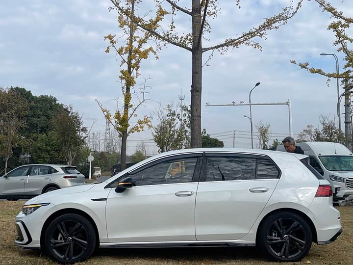 Фото 9 - Volkswagen Golf