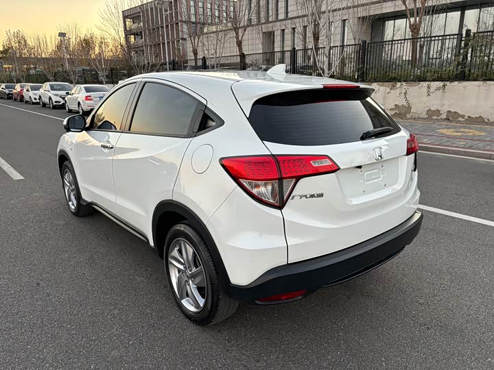 Фото 6 - Honda Vezel