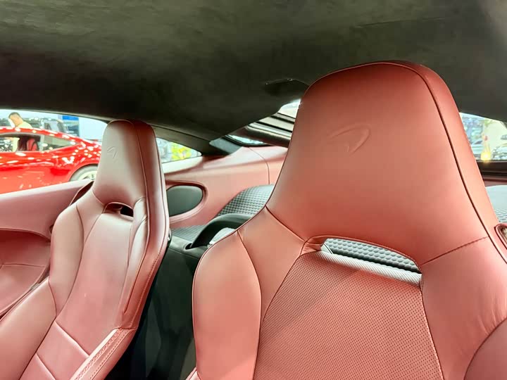 Фото 7 - McLaren GT