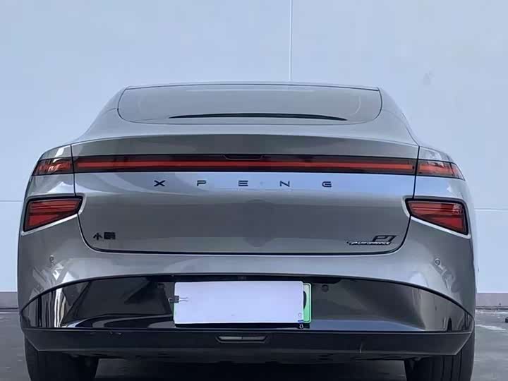 Фото 5 - XPeng P7