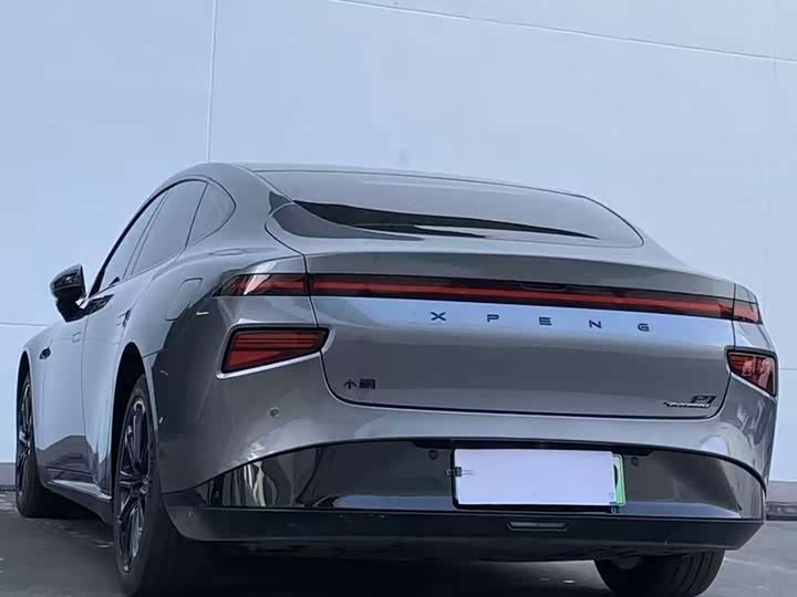 Фото 6 - XPeng P7