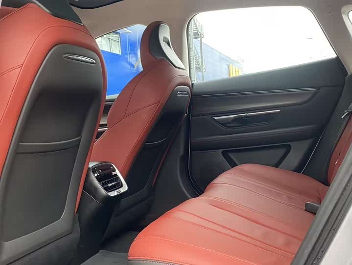 Фото 9 - XPeng P7