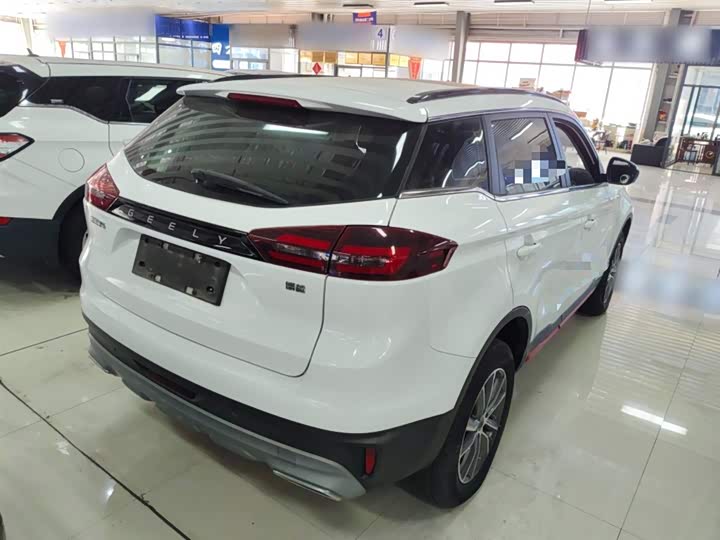 Фото 7 - Geely Atlas