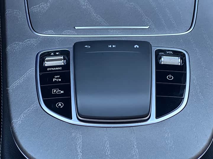 Фото 14 - Mercedes-Benz E-Class