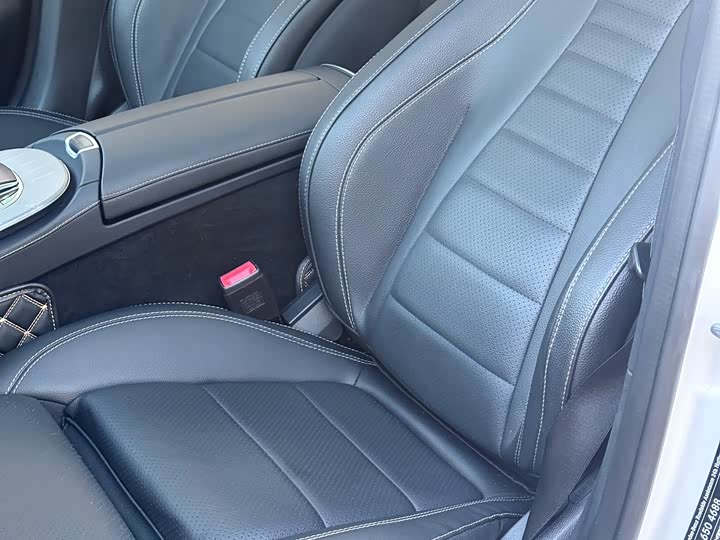 Фото 17 - Mercedes-Benz E-Class