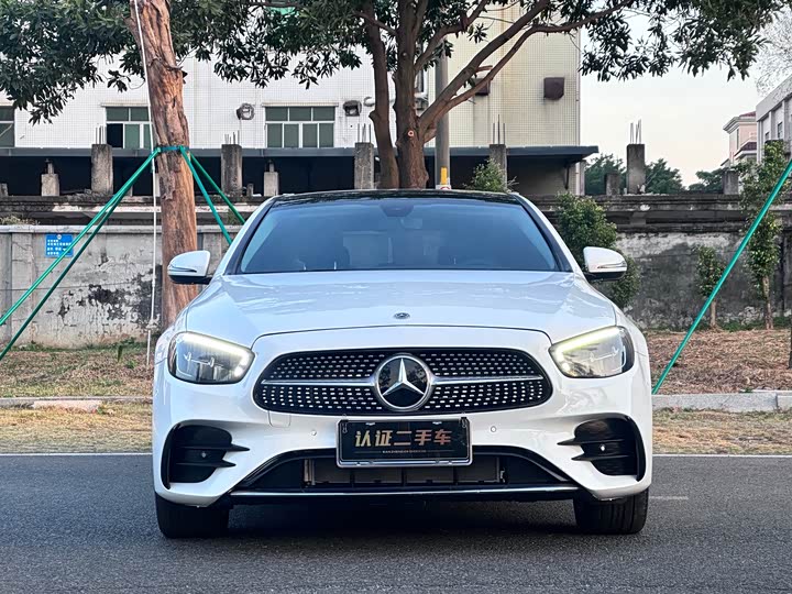 Фото 2 - Mercedes-Benz E-Class